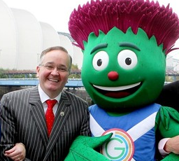GCC leader Gordon Matheson meets CLYDE THE THISTLE